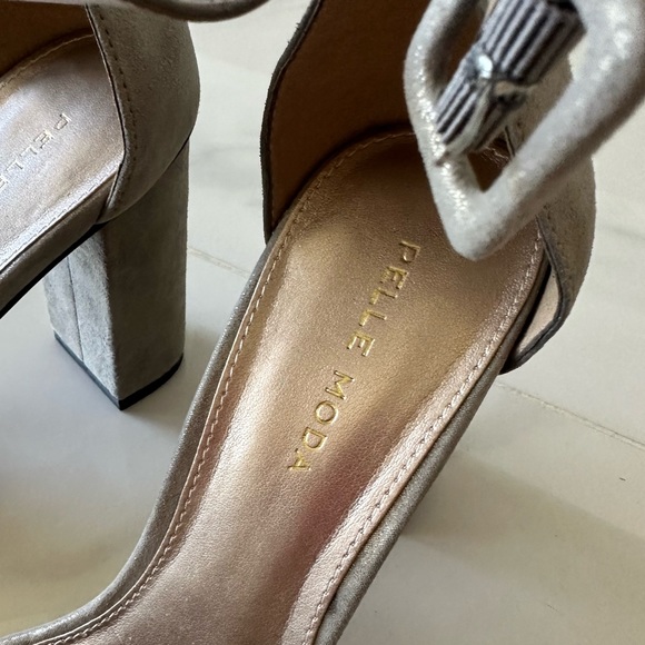 Pelle Moda Heels - Picture 3 of 10